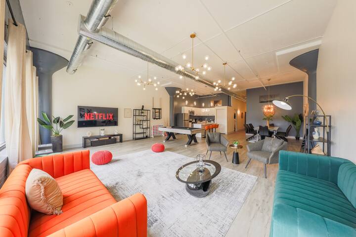 Massive Luxury 5BR Loft Near McCormick | 12 Guests