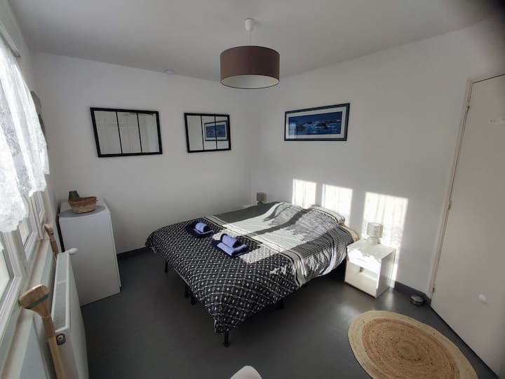 Casa rural ARROMANCHES BEACH PANORAMIC - Habitación (vista patio)