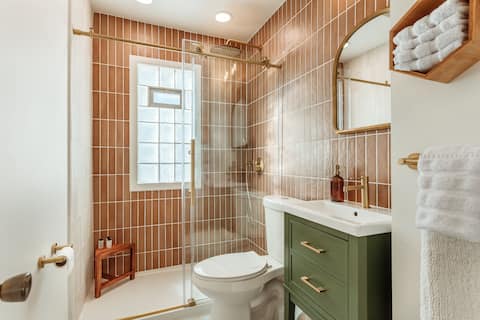 Walk to MLB Stadium - Cozy Stay @ The Ramble House