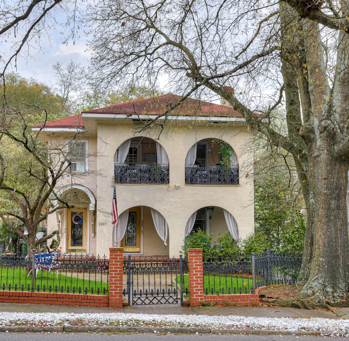 Victorian Duplex in Heart of Historic Summerville Apartments for Rent