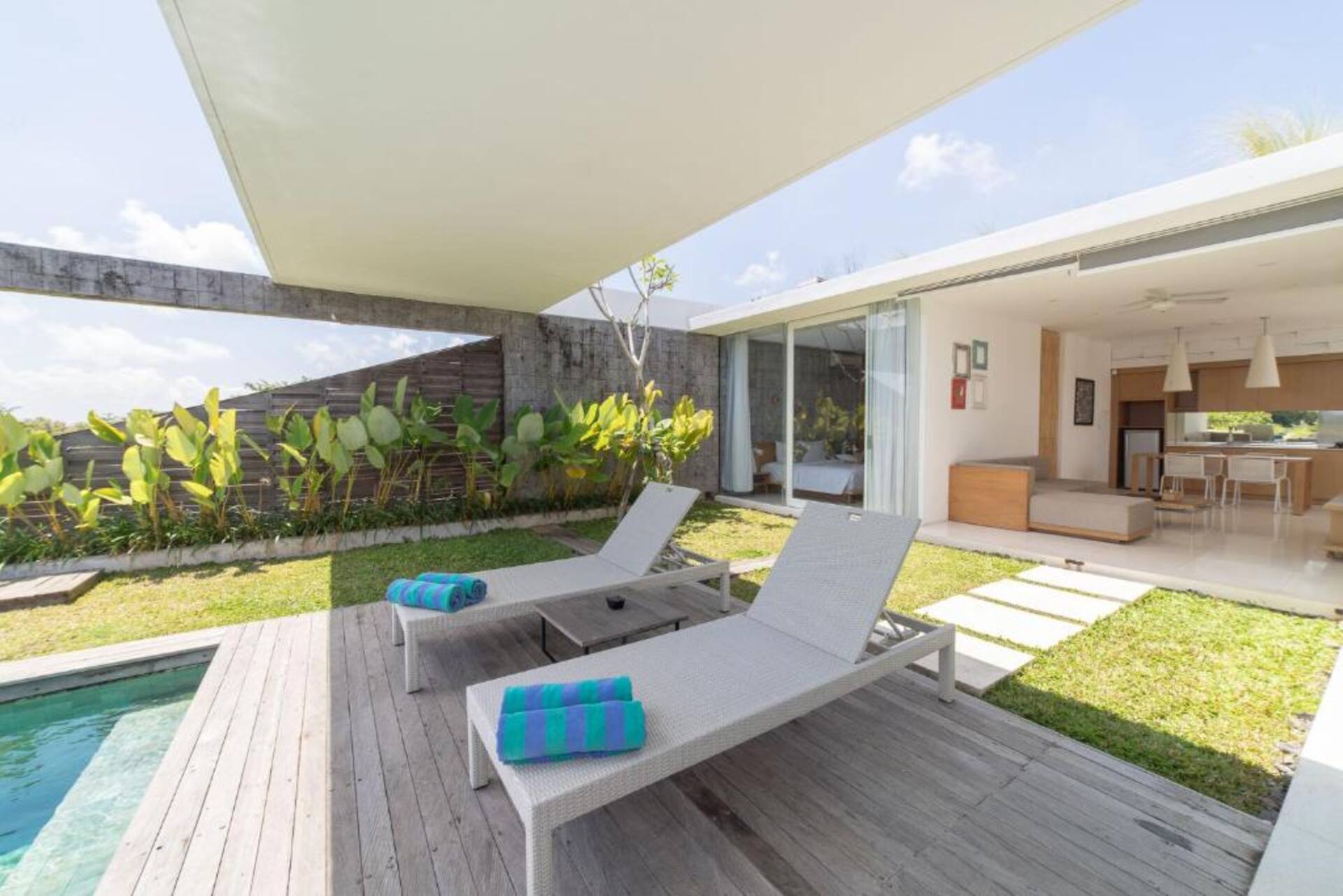 Panoramic Clifftop Perch 2 Bedroom Private Villa in Uluwatu 3