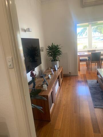 Grand Prix (5 min walk) Beachfront gallery image 3