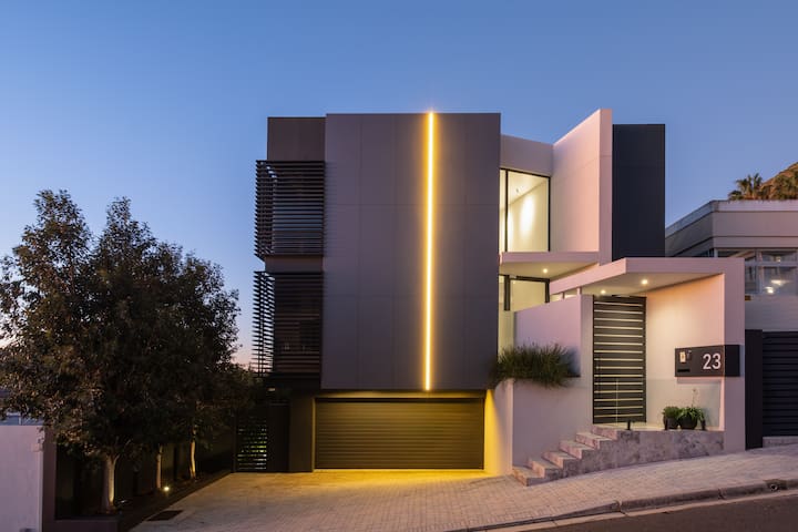 Secure Luxury Ocean View Villa w Pool&Housekeeping