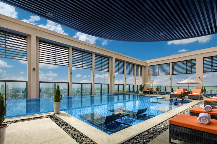 Modern Condo_2bdr_rooftop Pool_beach Front - Da Nang