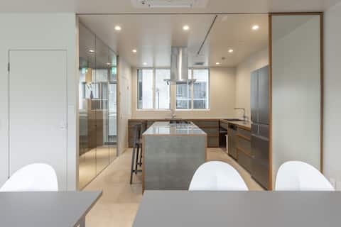 2 rooms with good contrast + private dining