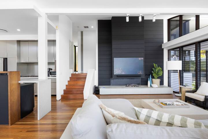 6Br – Secluded Sunshine Bch | Heated Pool (32 deg) gallery image 5