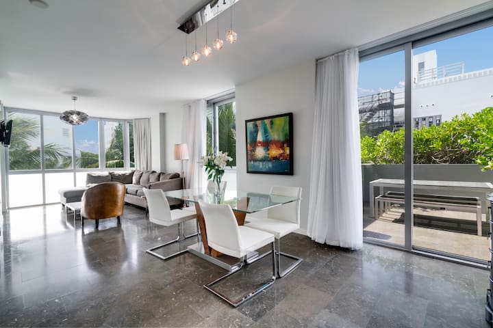 غرفة معيشة مريحة