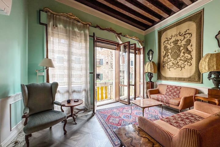 Luxury apartment near Rialto bridge, Venezia
