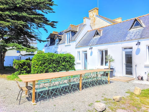 Large house 20 meters from the beach