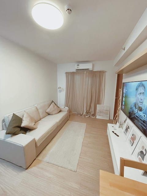 Minimalist 2 BR + Sunset View