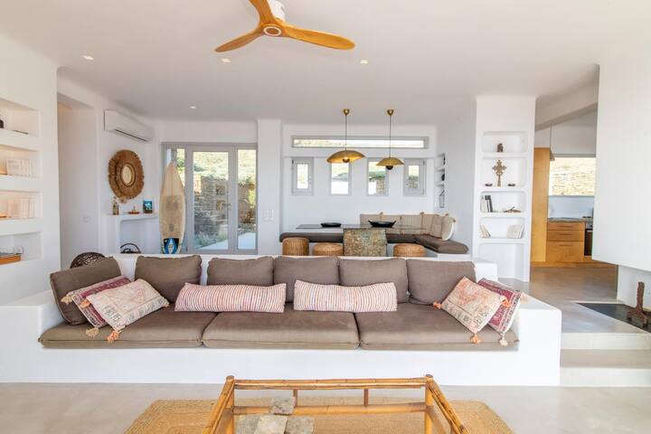 Leivadakia Villa gallery image 4