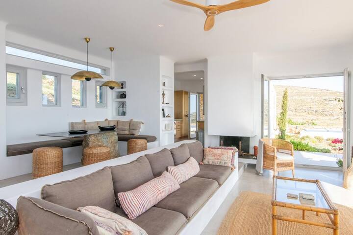 Leivadakia Villa gallery image 3