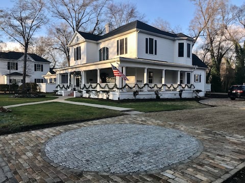Exceptional 1907 Victorian home