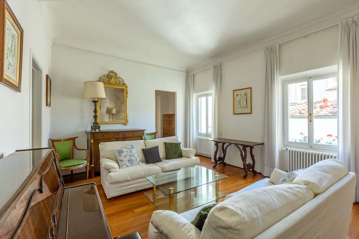 Terrace apartment in Tornabuoni