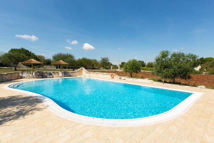 Trulli Antonio authentic villa with Pool gallery image 3
