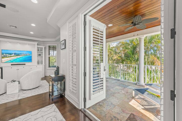 Walk to Beach | Serenity | Hemingway Key gallery image 3