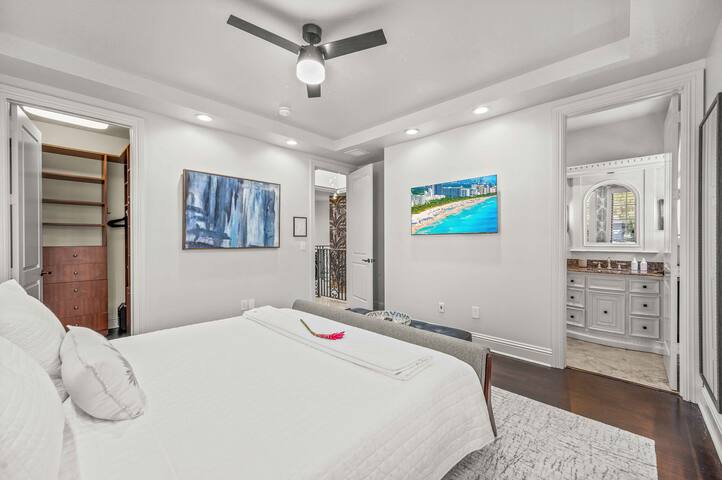 Walk to Beach | Serenity | Hemingway Key gallery image 5