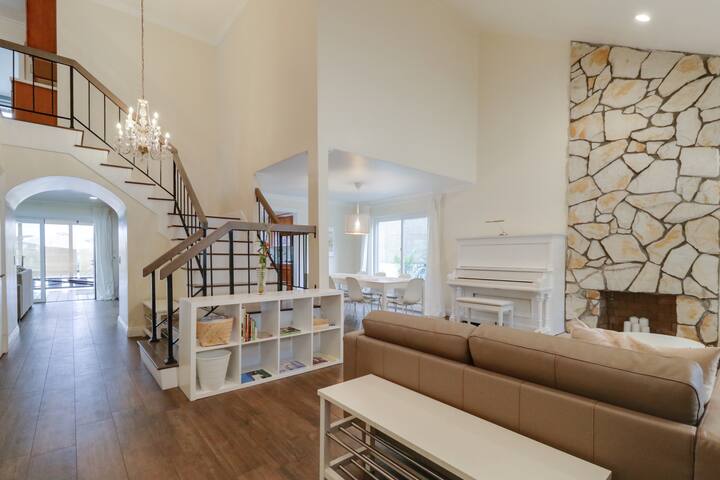 LA Retreat W/Pool, Spa & Sauna gallery image 3