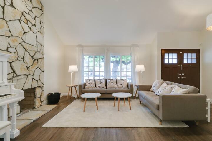 LA Retreat W/Pool, Spa & Sauna gallery image 4