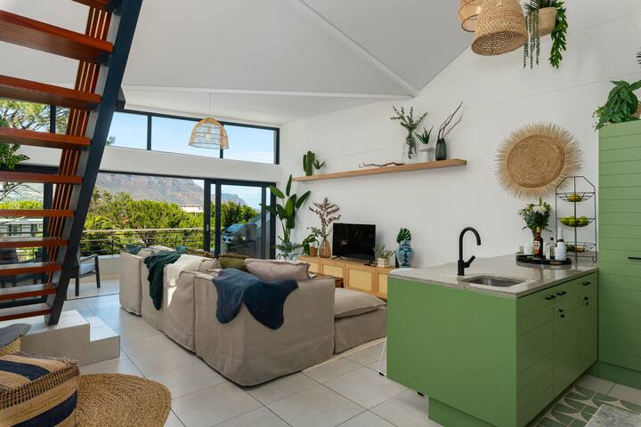 Luxury Penthouse in Camps Bay gallery image 5