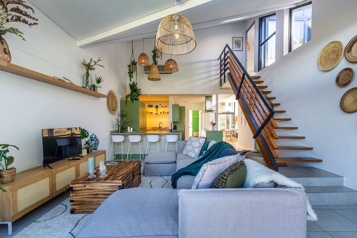 Luxury Penthouse in Camps Bay gallery image 3