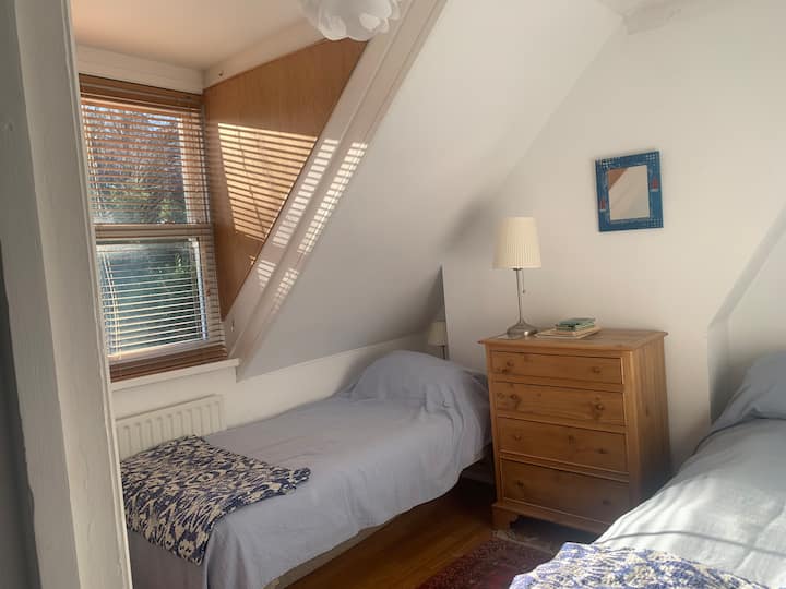 Twin bedroom