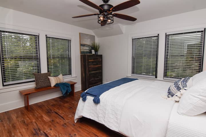 Rest easy on this cozy queen bed.  Tuck away your personal belongings in the matching dresser or deep closet, then cozy up and fall asleep to your favorite show with complimentary streaming services.