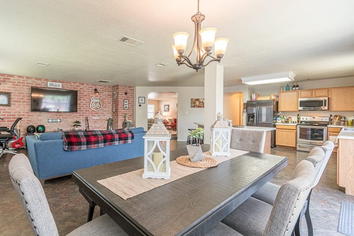 Spacious Home Near Seaworld, Fiestatx, Lacantera - Helotes, TX