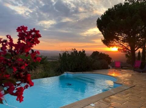 Large family home in the heart of the Golden Stones