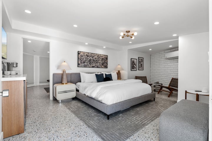 King bed in bedroom 5 with ensuite bathroom  located in Casita 2