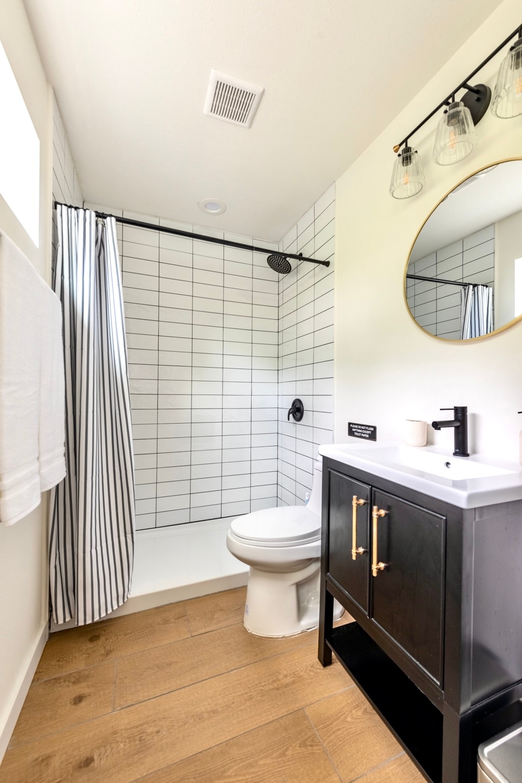 Extended Stay Perfection: Cozy & Bright Tiny Gem!