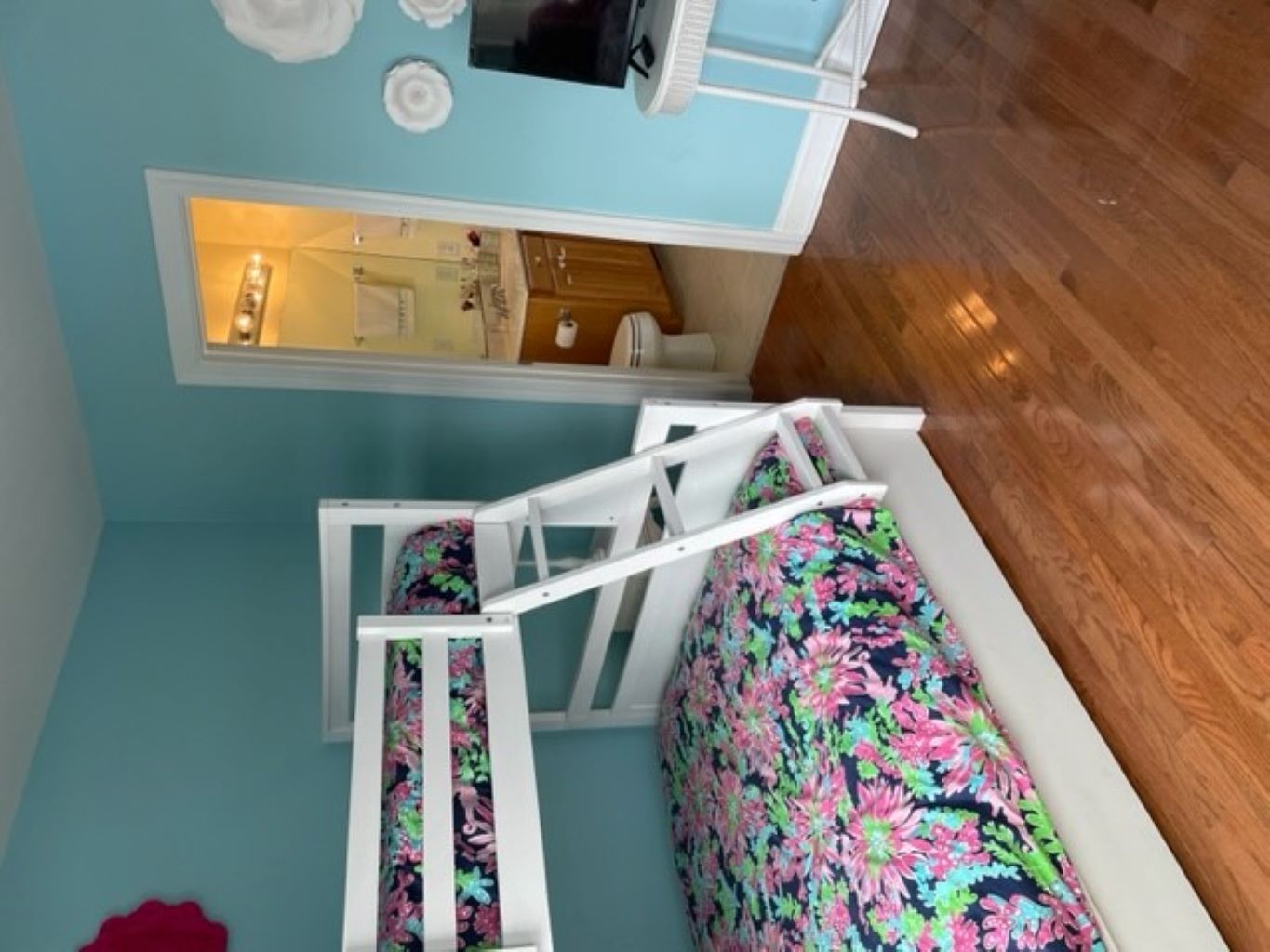 Izba s dvojlôžkom a poschodovou posteľou s vysúvacím lôžkom