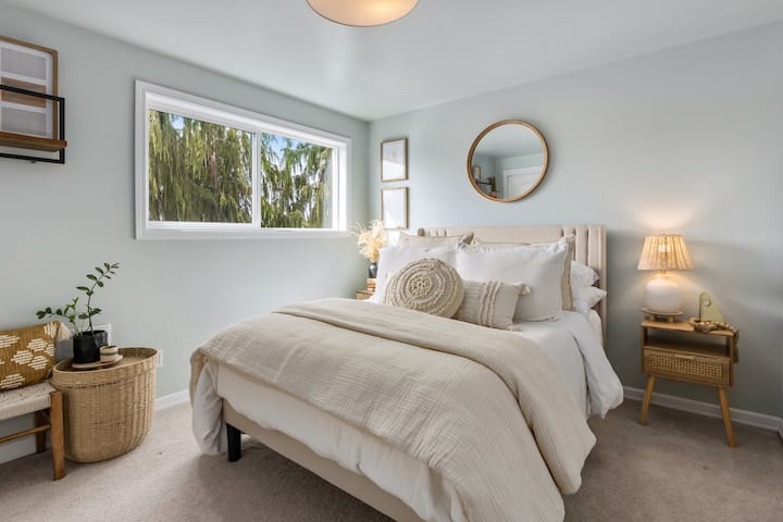 Bedroom 2 with Full Bed