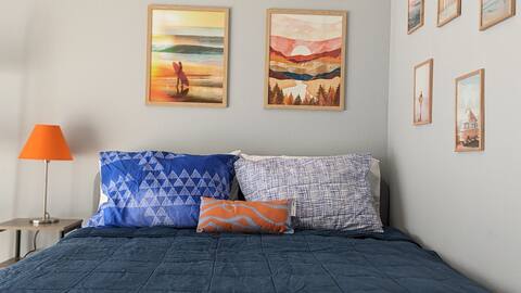 The Hideaway: Sunny 2BR Apartment in the Redwoods