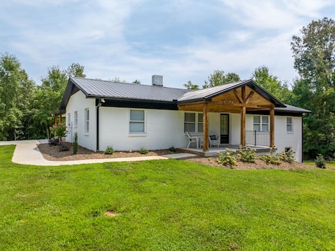 Spotless: Updated 4 BD 2 BA place to call home!