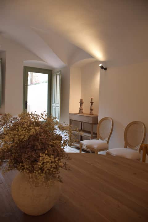 Anuncio de Airbnb popular: Ca la Fesola. en Palafrugell