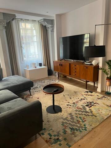 Palacete Frente al Casco Viejo de Bilbao gallery image 3