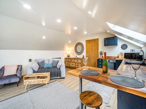 Top Airbnb: Rita's Roost, Lancs, tranquil with amazing views in Burnley