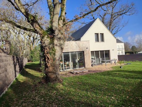 Family home, Arradon, near coastal trails