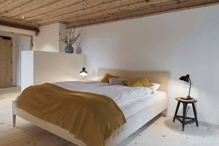 Bett