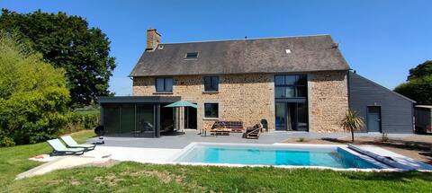 Large home with heated pool, SPA & Games