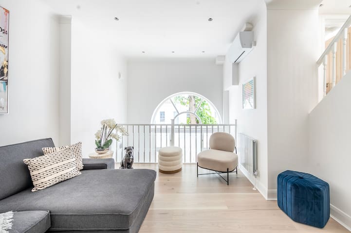 House nr Hyde Park w Free Luggage Storage nearby