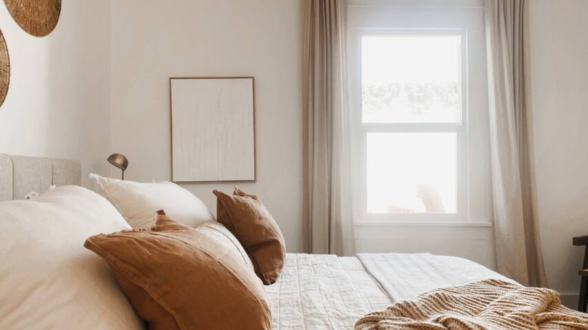 The Luca – Steps from Larchmont Village gallery image 4