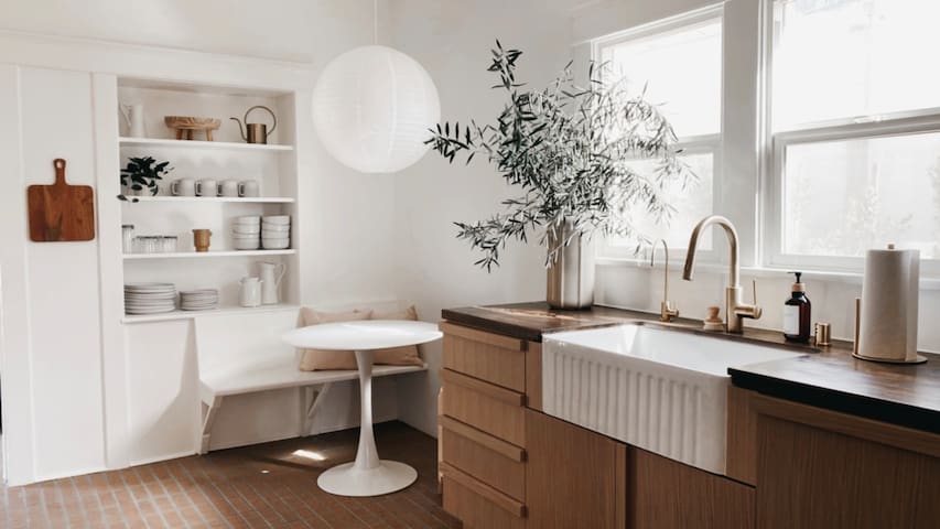 The Luca – Steps from Larchmont Village