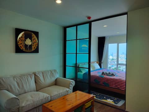 Relax high rise near MRT
