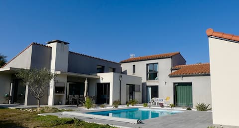 Villa Himba with pool and view of the Albères