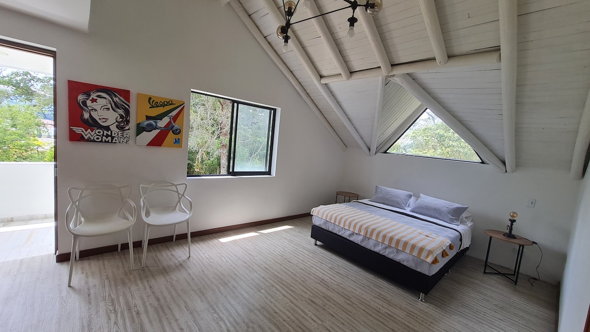 Ალკობას მთავარი აივანი