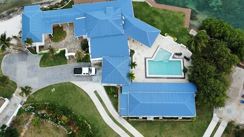 Seaside Villa: Private Beach, Pool, Dock, SUV