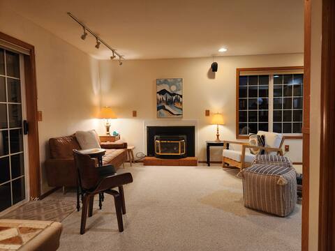 Home mins to DT/Biking/Lakes/No Cleaning fee/EVSE