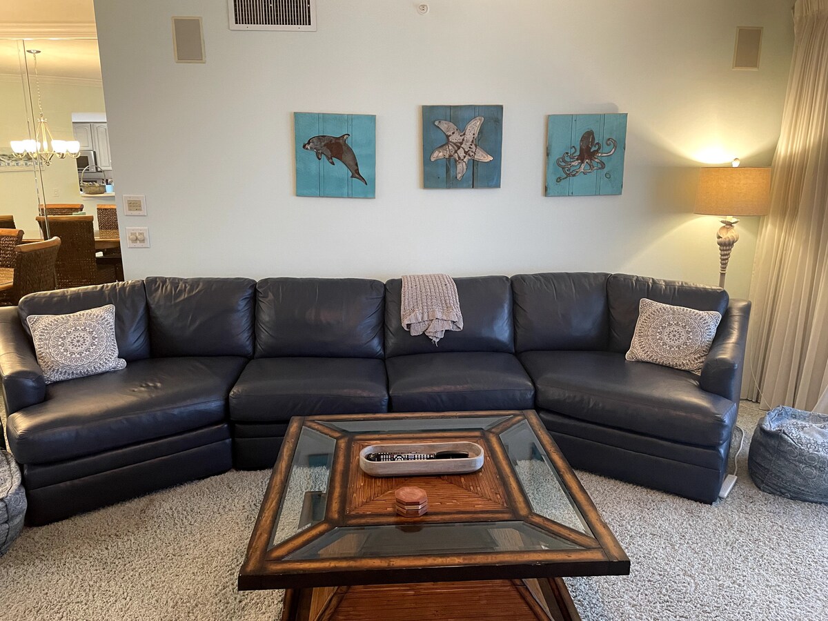 Popular Airbnb listing: Surf Drive in Panama City / Panama City Beach